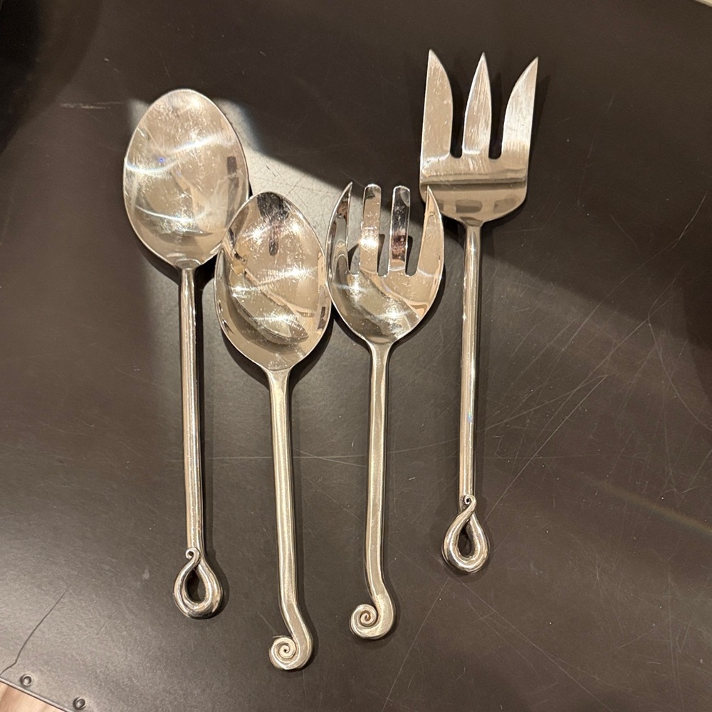 Elegant Silver Dining Utensil Set
